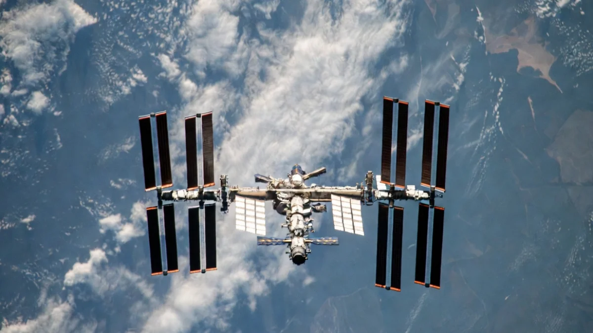 NASA Reverses ISS Evacuation Order After Leak Concerns