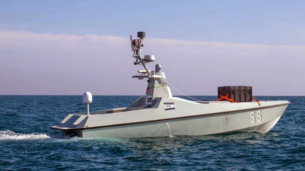 US Crew Rescued by Sea Drone After Helicopter Crash in Hormuz Strait