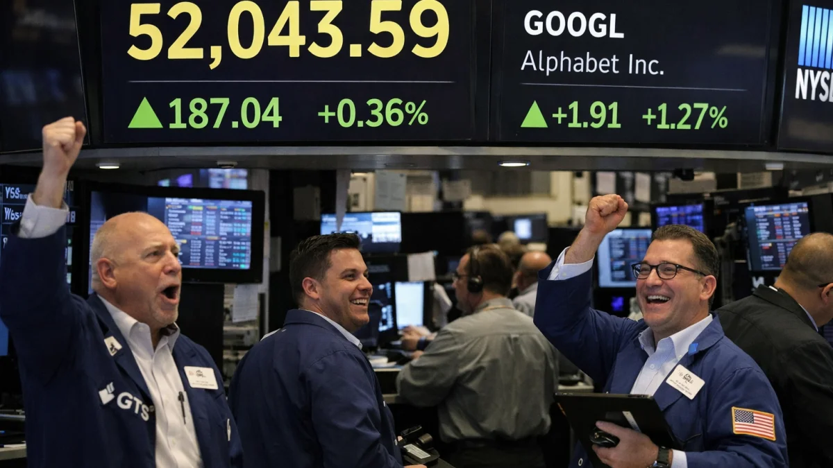 Dow Closes Above 52,000 for First Time as Alphabet Joins Index