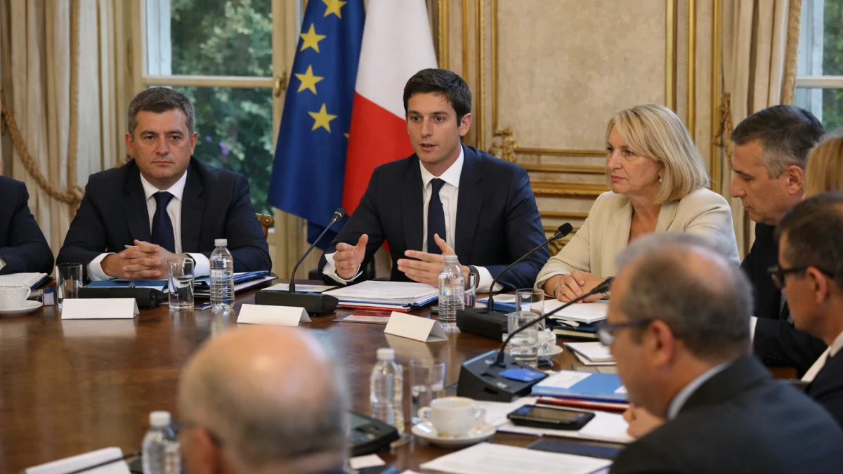French cabinet reviews heatwave response after opposition criticism