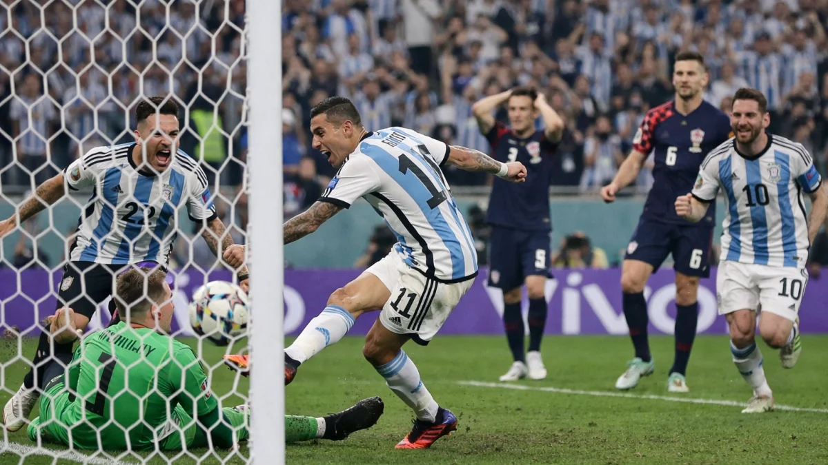 Argentina Advances to World Cup Semifinals with Extra Time Goal