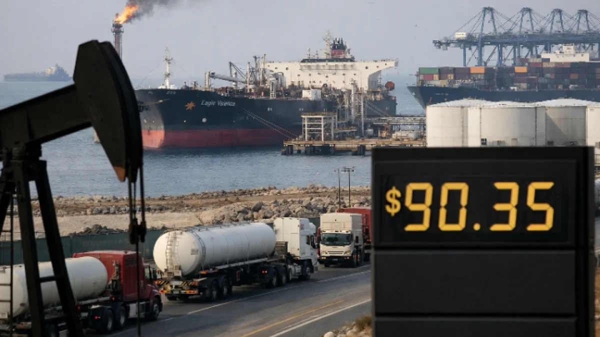 Oil Price Surge Above 90 Dollars Tests Global Supply Chains Amid Gulf Strikes