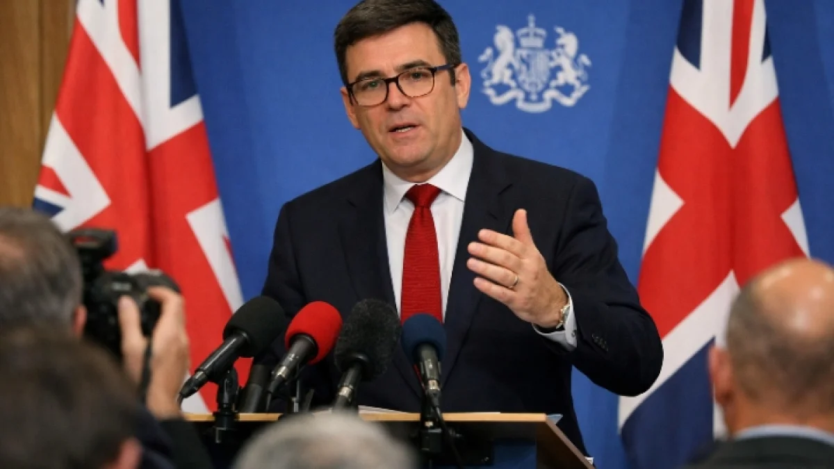 UK PM Burnham Promises Tax Cuts to Address Cost of Living