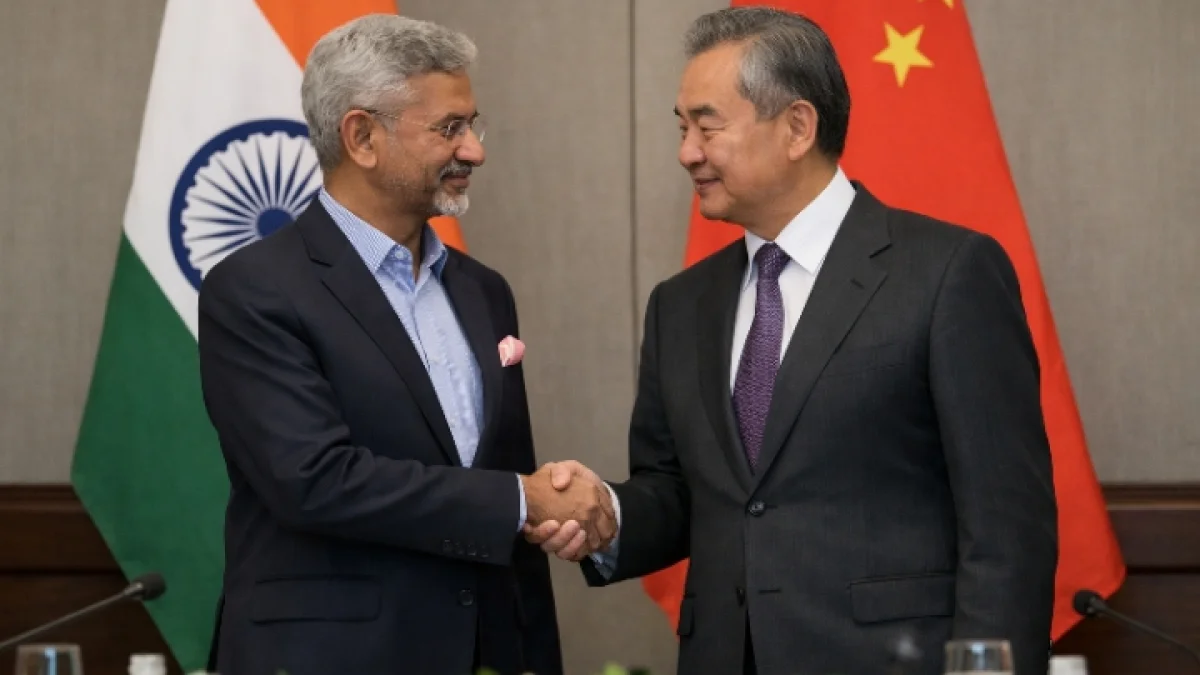 India China Foreign Ministers Meet on Border Peace and Trade