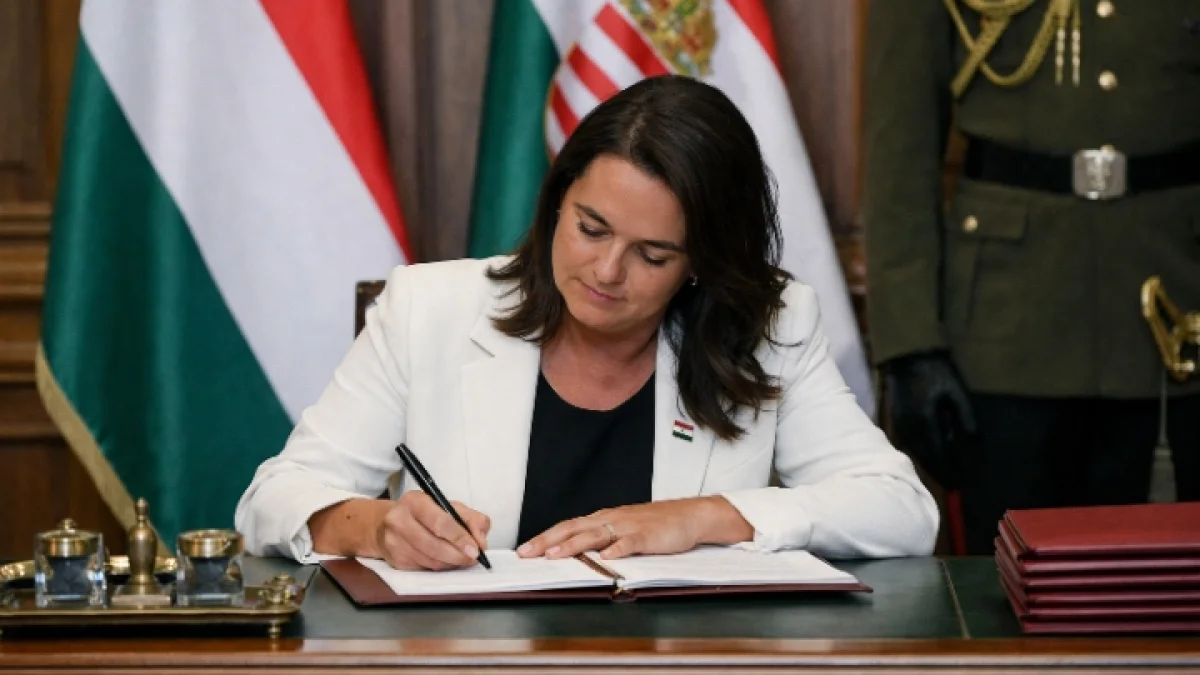 Hungarian President Signs Constitutional Amendment Ending Own Mandate