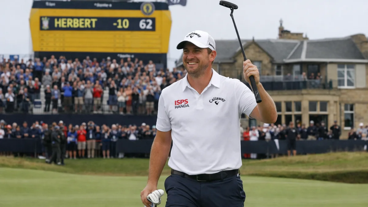 Herbert Leads British Open Golf Equaling Major Record Low Score