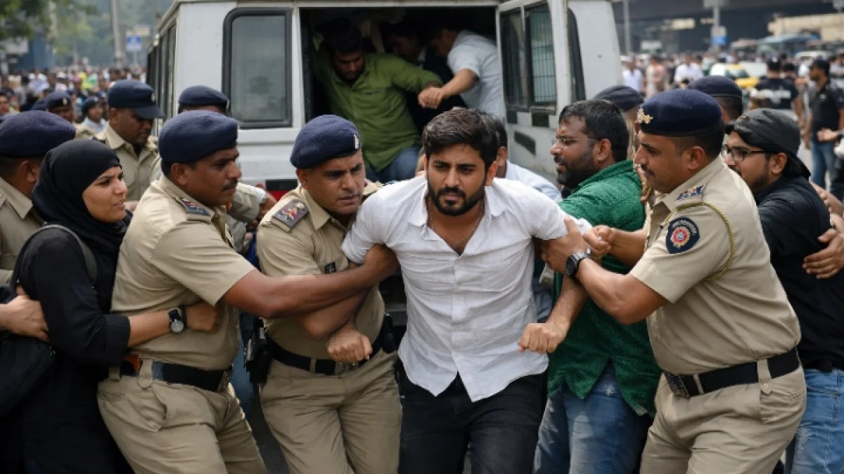 Mumbai Police Detain Protesters After Van Escape Incident